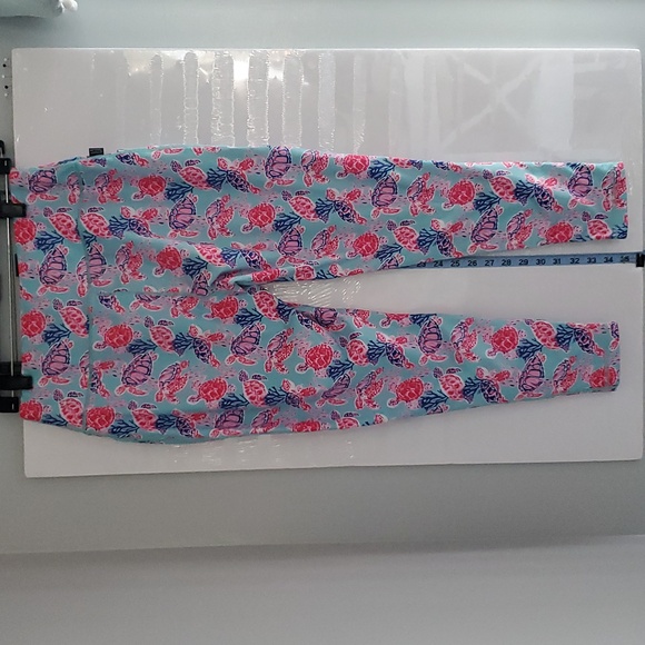 SIMPLY SOUTHERN TURTLE LEGGINGS SIZE MEDIUM - Picture 4 of 10